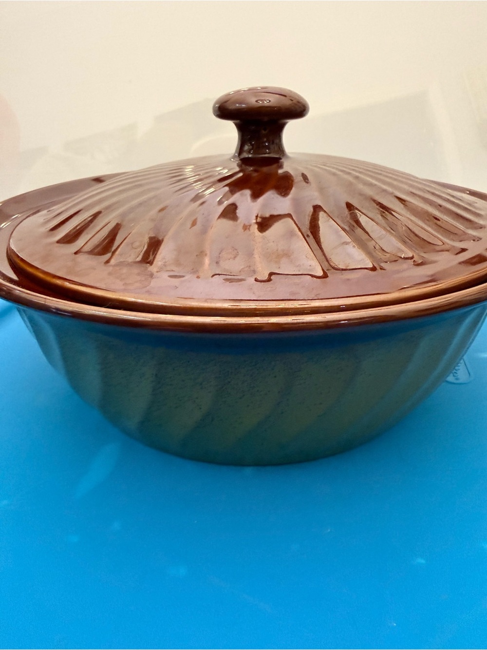 Paula Deen Signature Stoneware 3 Quart Covered Casserole Dish 10” Brown&Green
